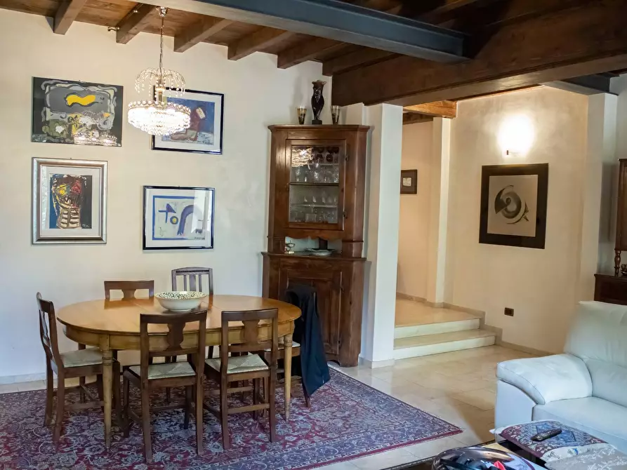 Immagine 1 di Casa indipendente in vendita  a Mantova