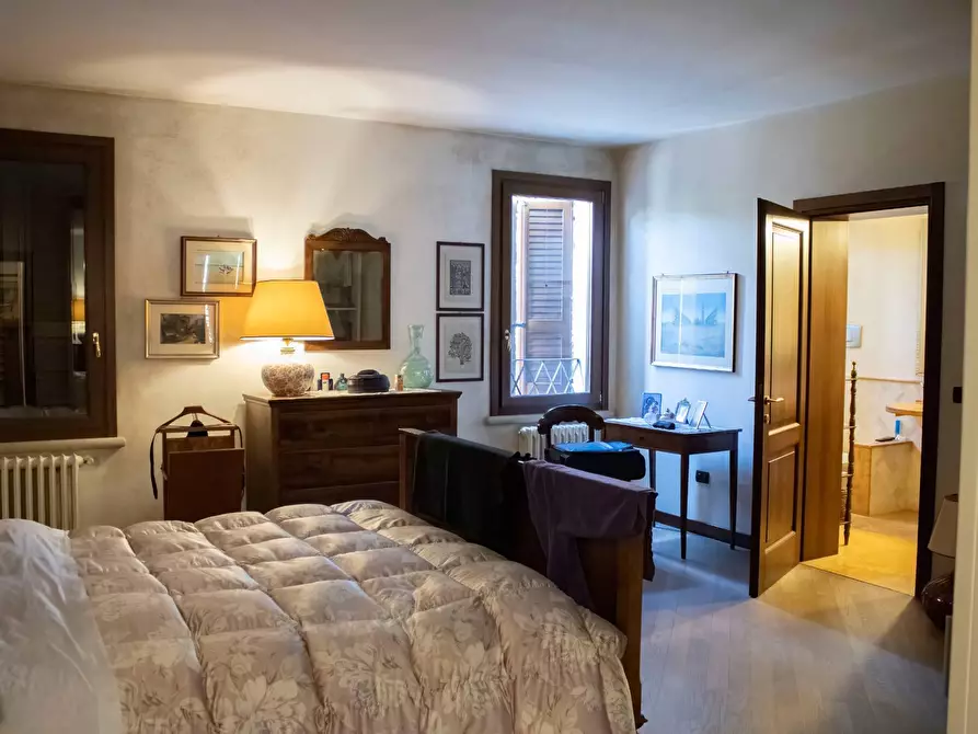 Immagine 6 di Casa indipendente in vendita  a Mantova