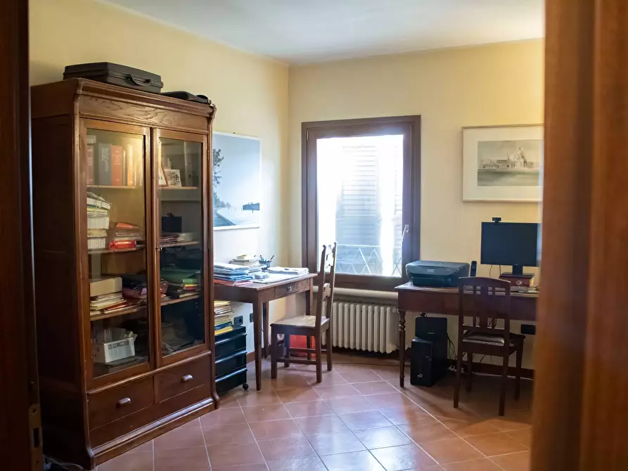 Immagine 9 di Casa indipendente in vendita  a Mantova