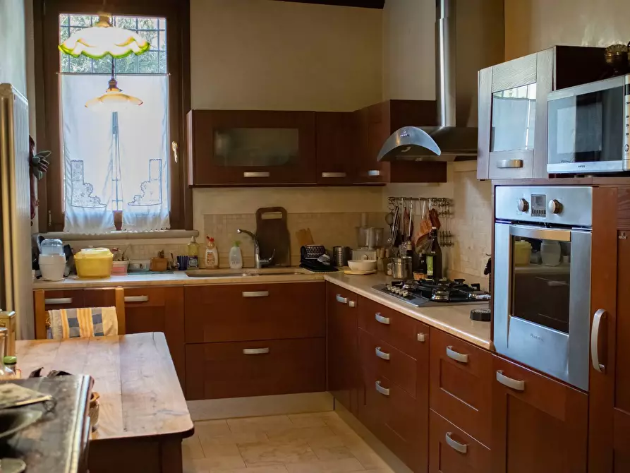 Immagine 4 di Casa indipendente in vendita  a Mantova