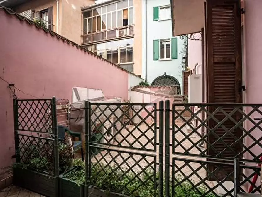 Immagine 4 di Appartamento in vendita  a Mantova