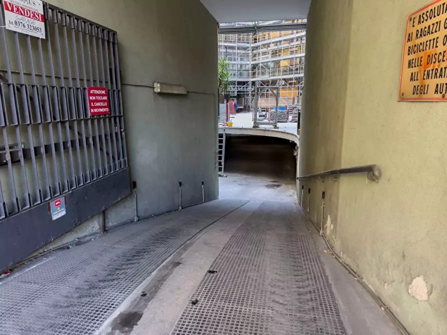 Immagine 27 di Appartamento in vendita  a Mantova