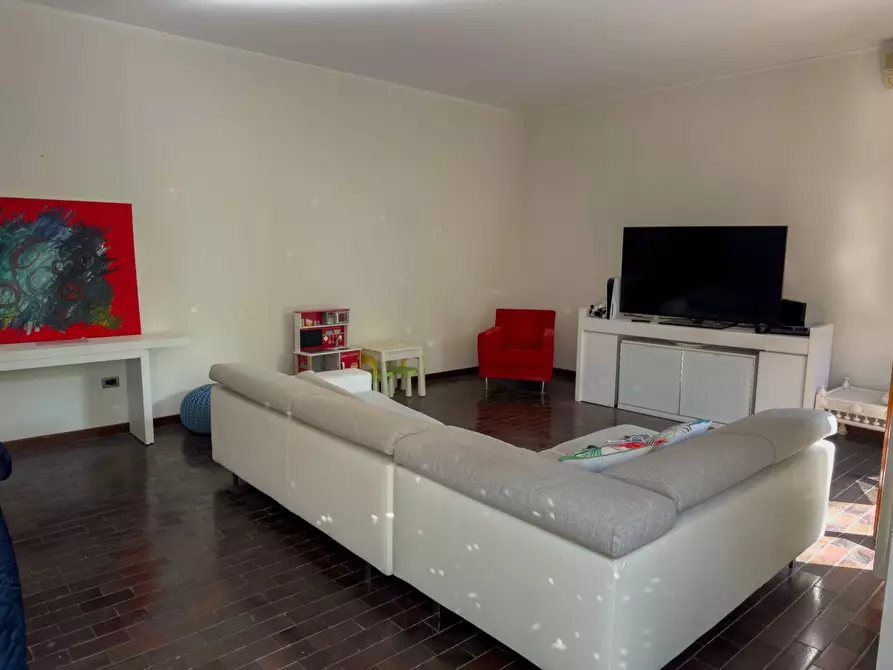 Immagine 9 di Appartamento in vendita  a Mantova