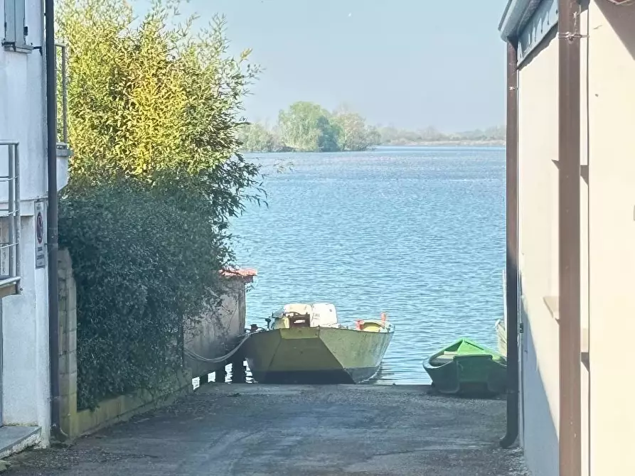Immagine 10 di Appartamento in affitto  a Mantova