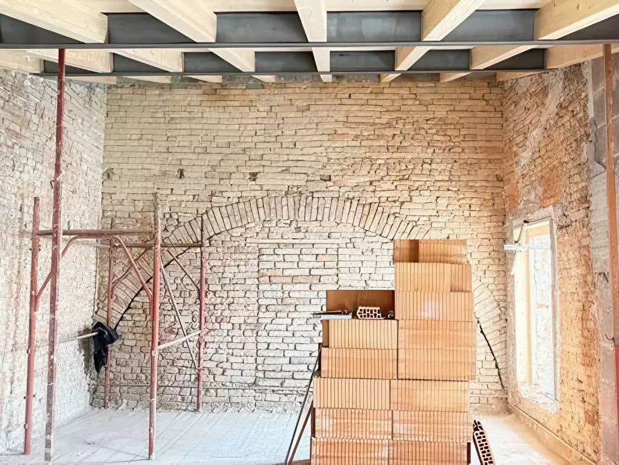 Immagine 5 di Appartamento in affitto  a Mantova