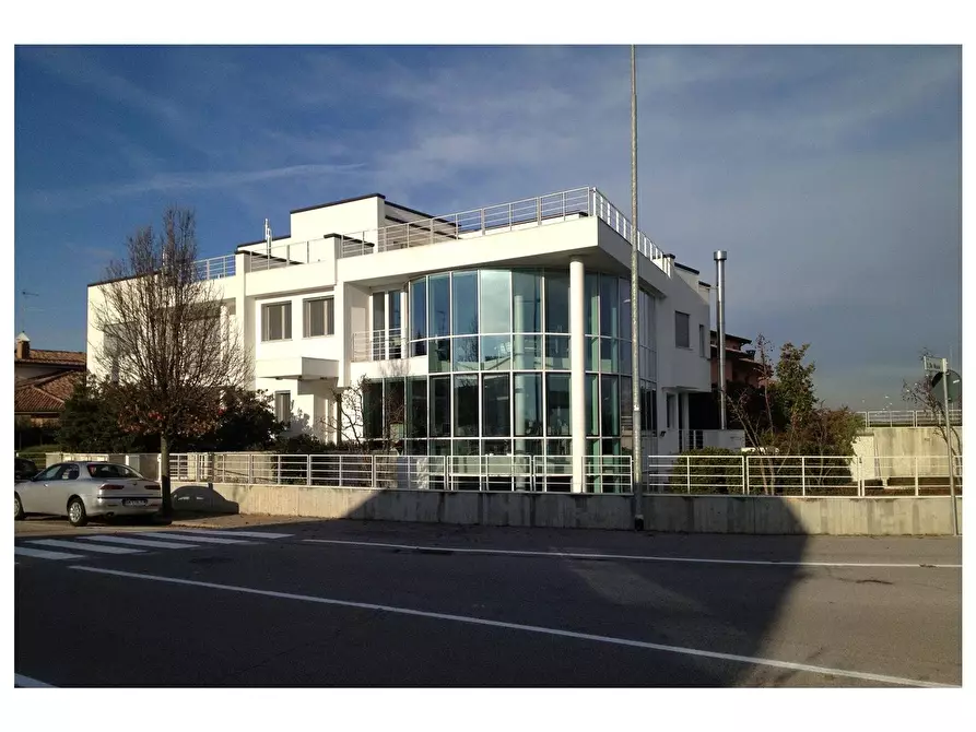 Immagine 3 di Locale commerciale in affitto  a Commessaggio