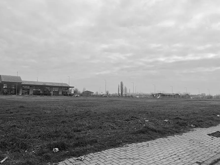 Immagine 6 di Terreno residenziale in vendita  a Porto Mantovano
