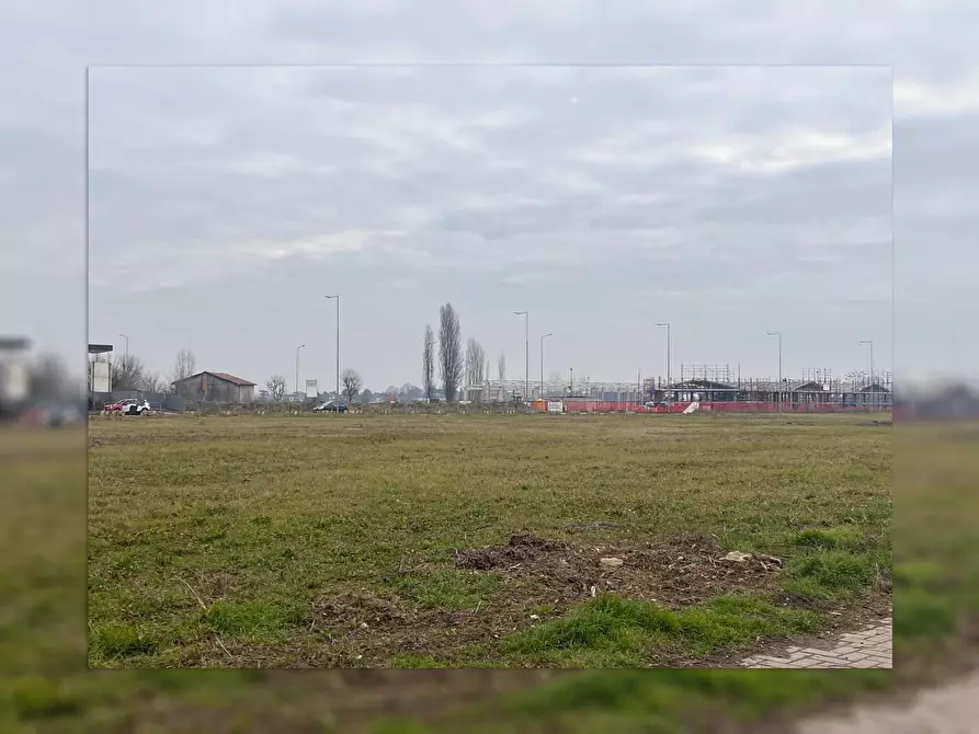 Immagine 7 di Terreno residenziale in vendita  a Porto Mantovano
