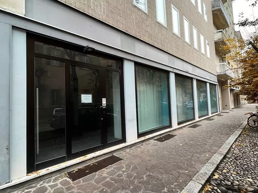 Immagine 2 di Locale commerciale in affitto  a Mantova