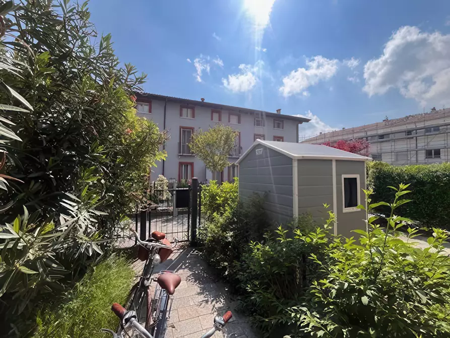 Immagine 2 di Appartamento in vendita  a Mantova