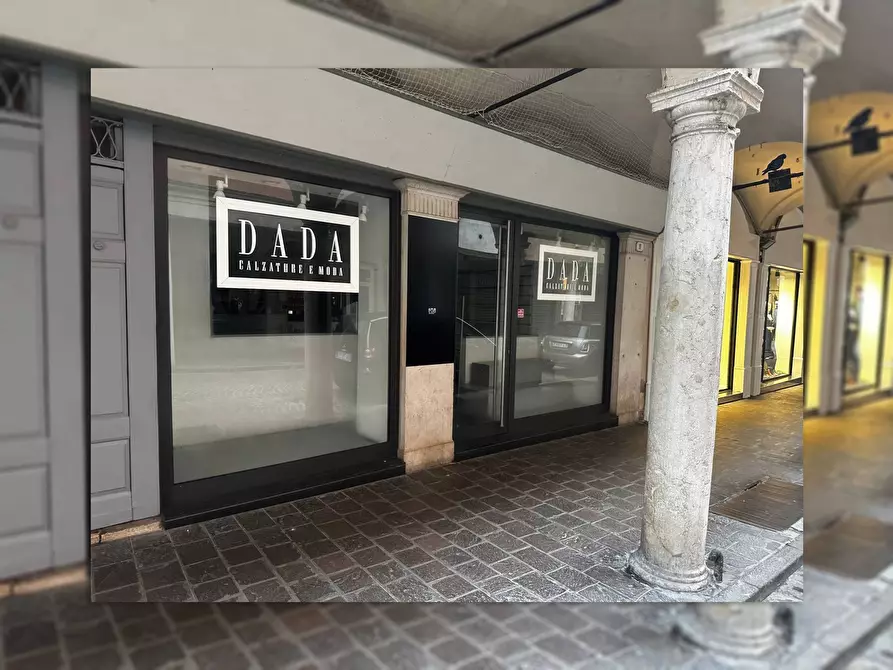 Immagine 4 di Locale commerciale in affitto  a Mantova