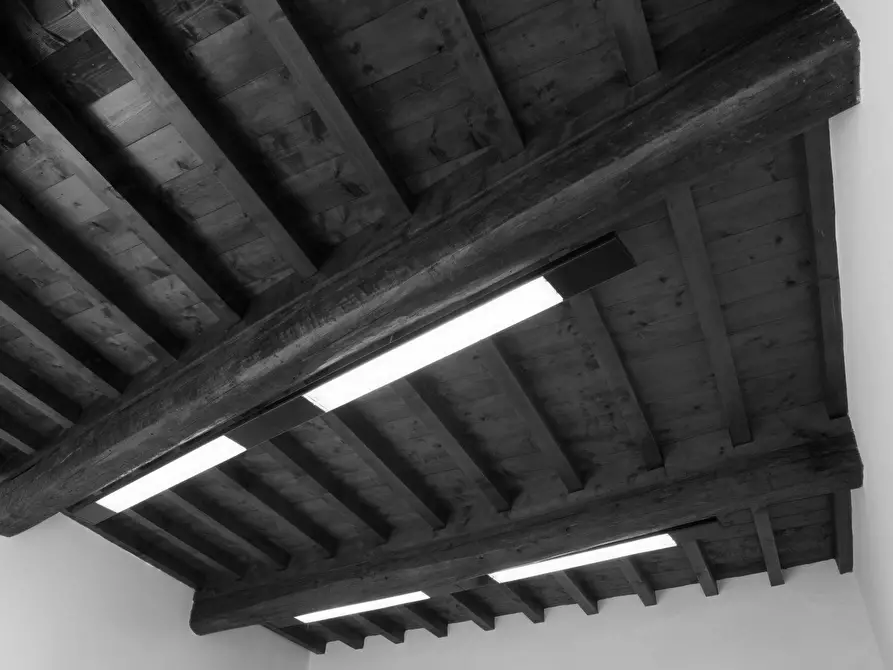 Immagine 7 di Locale commerciale in affitto  a Mantova