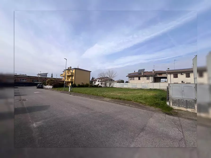 Immagine 7 di Terreno residenziale in vendita  a Porto Mantovano