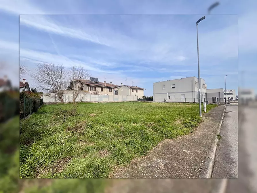 Immagine 9 di Terreno residenziale in vendita  a Porto Mantovano