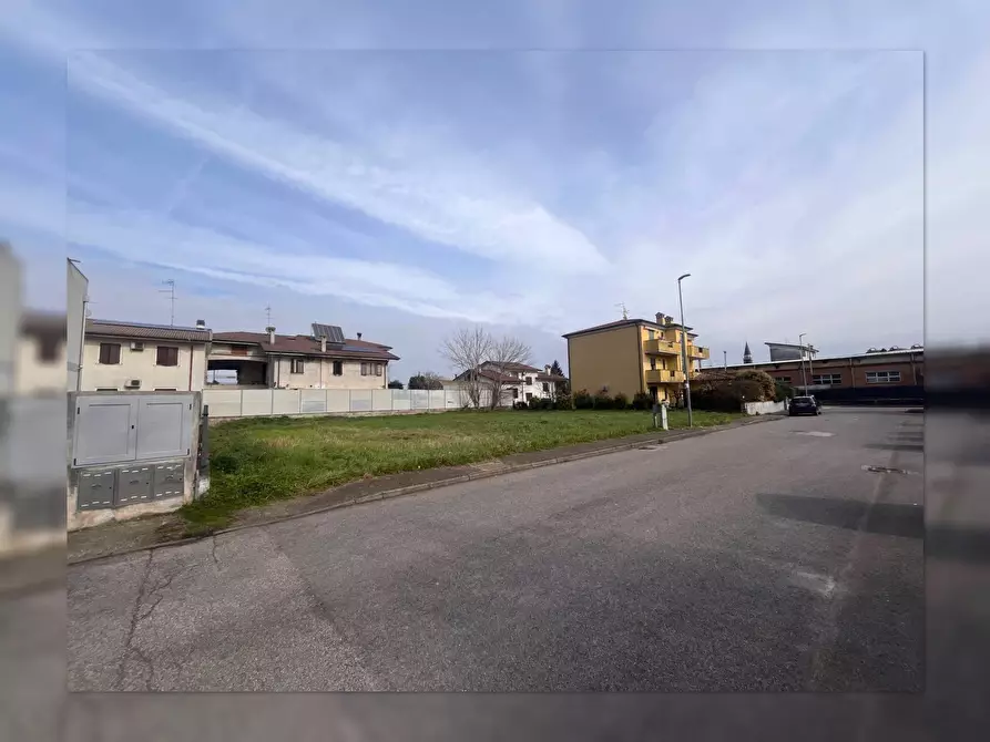 Immagine 10 di Terreno residenziale in vendita  a Porto Mantovano