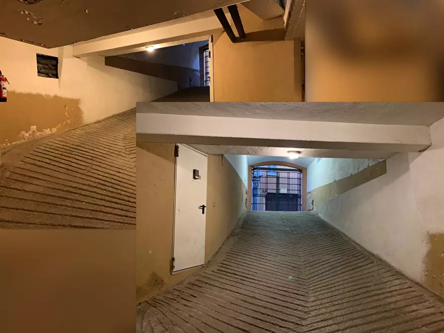 Immagine 5 di Box auto in vendita  a Mantova