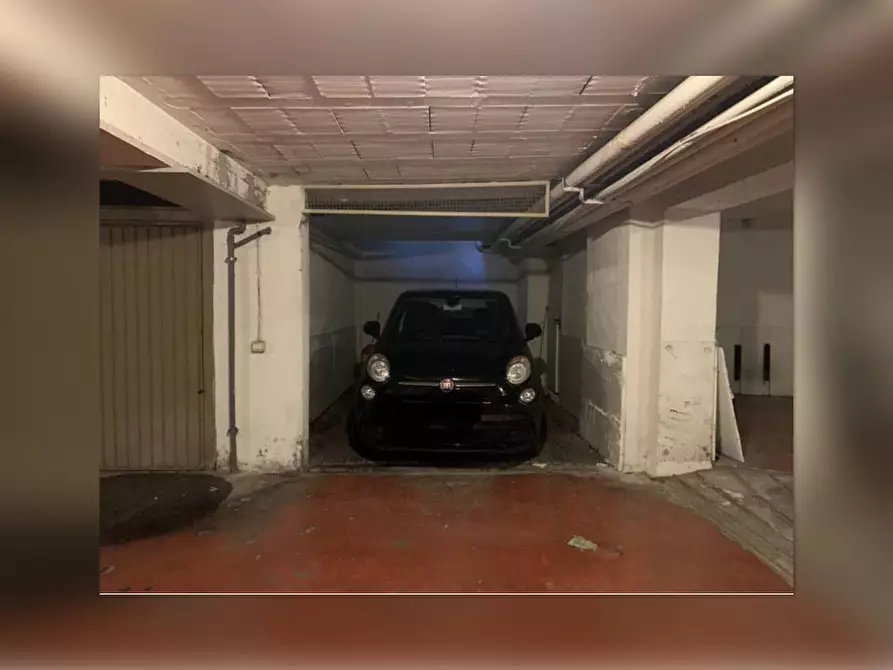 Immagine 7 di Box auto in vendita  a Mantova