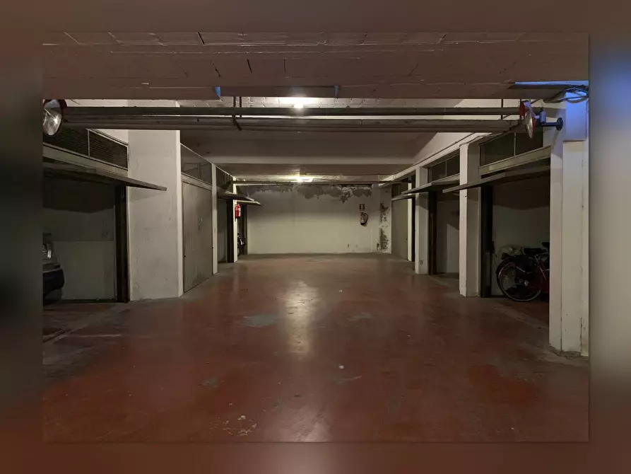 Immagine 8 di Box auto in vendita  a Mantova