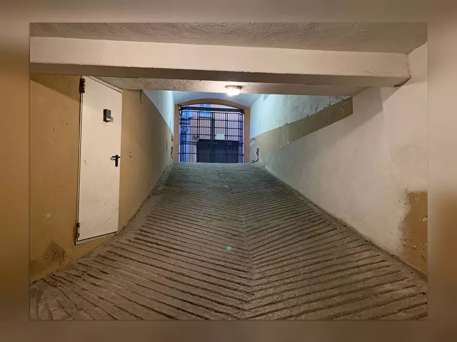 Immagine 9 di Box auto in vendita  a Mantova