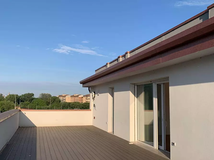 Immagine 1 di Attico in vendita  a Mantova