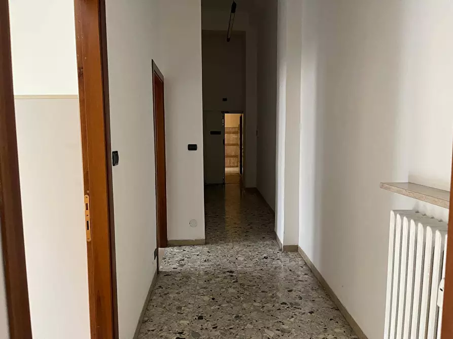 Immagine 10 di Appartamento in vendita  a Mantova