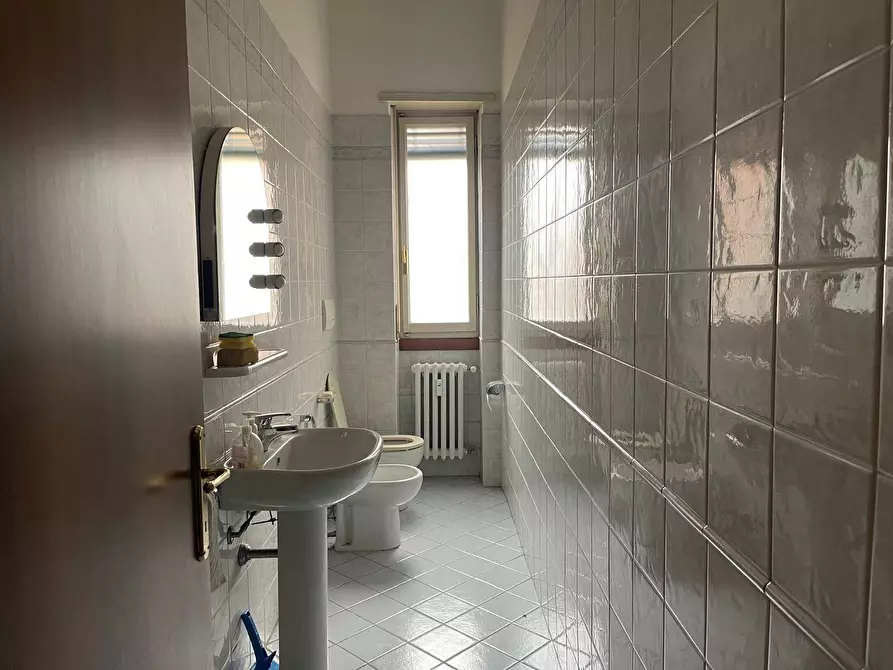Immagine 11 di Appartamento in vendita  a Mantova