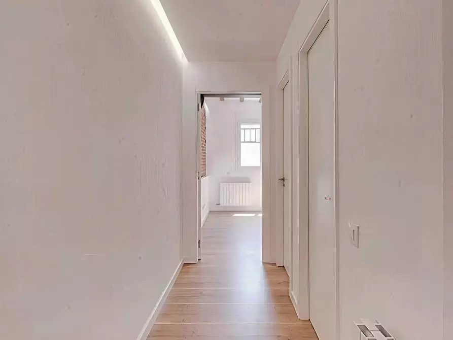 Immagine 4 di Appartamento in vendita  a Mantova