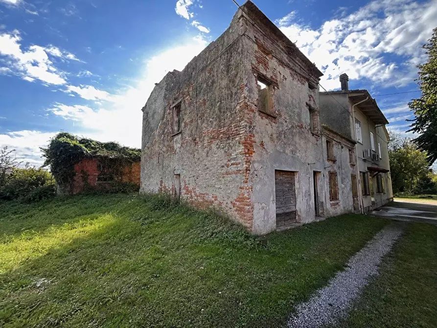 Immagine 1 di Agriturismo in vendita  a San Benedetto Po