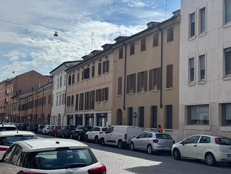 Immagine 11 di Appartamento in vendita  a Mantova