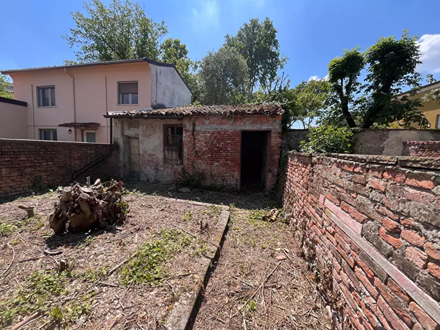 Immagine 6 di Casa indipendente in vendita  a Mantova