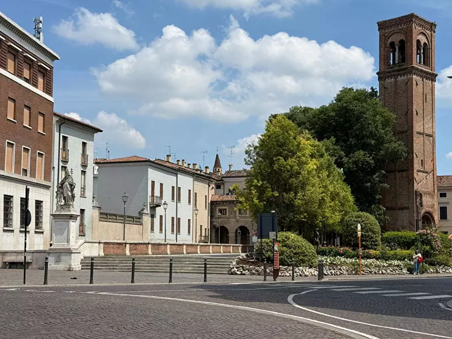 Immagine 9 di Appartamento in vendita  a Mantova