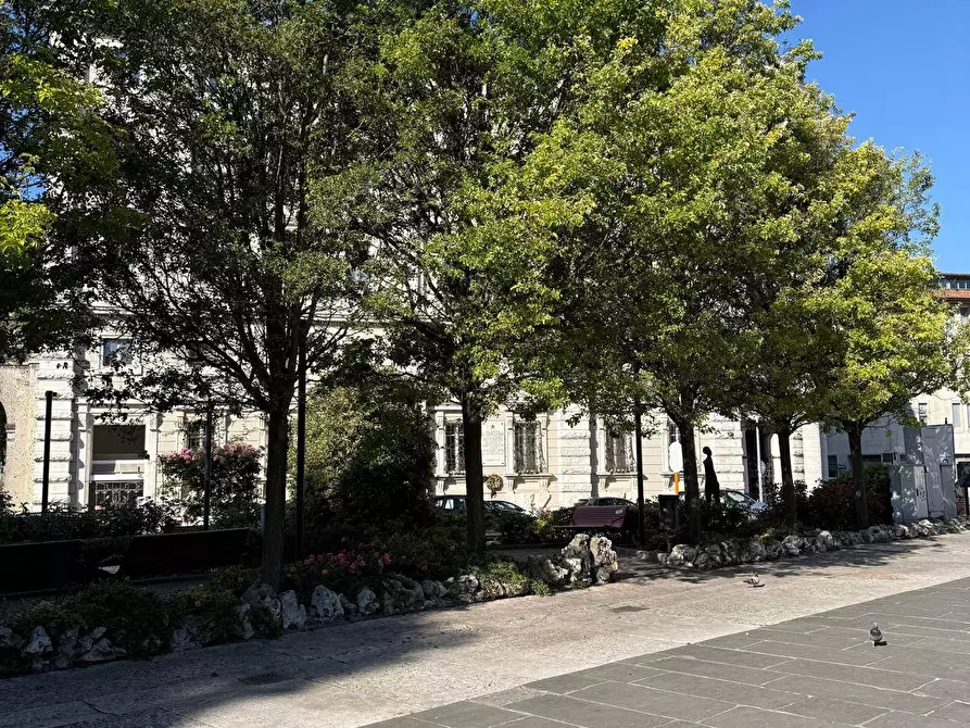 Immagine 10 di Appartamento in vendita  a Mantova