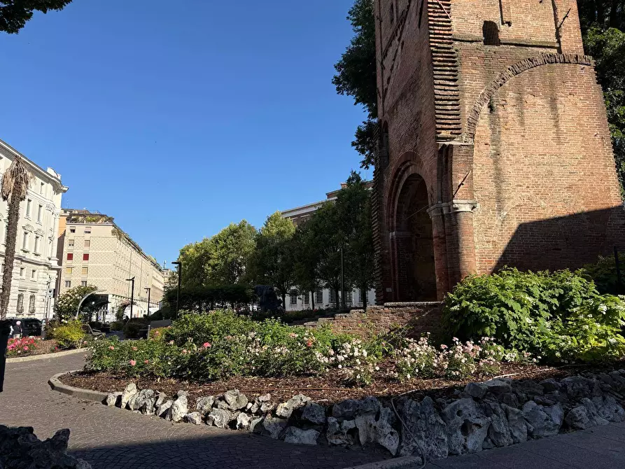 Immagine 12 di Appartamento in vendita  a Mantova