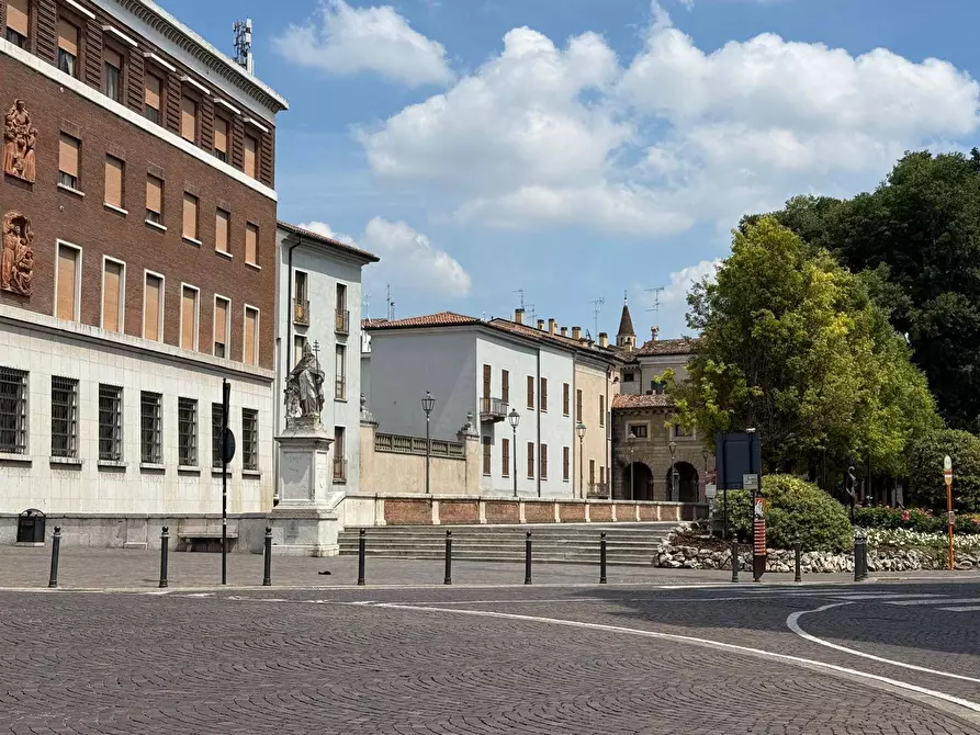Immagine 14 di Appartamento in vendita  a Mantova
