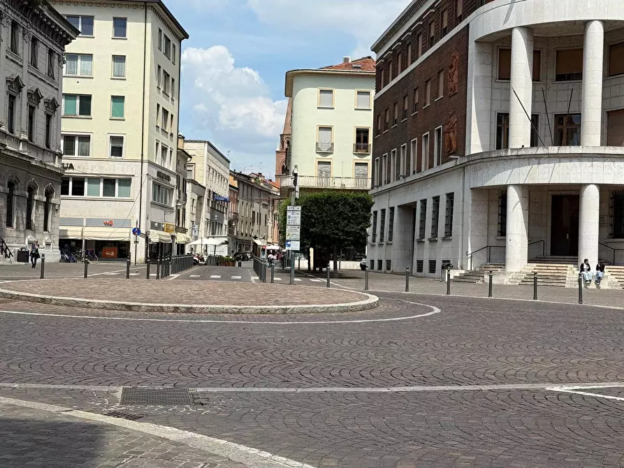 Immagine 15 di Appartamento in vendita  a Mantova