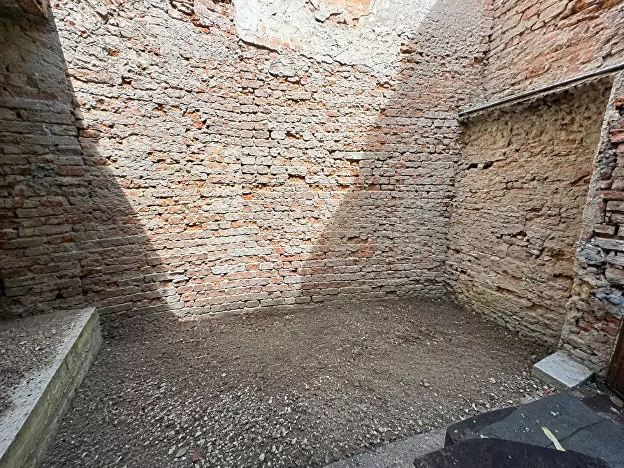 Immagine 6 di Casa indipendente in vendita  a Mantova