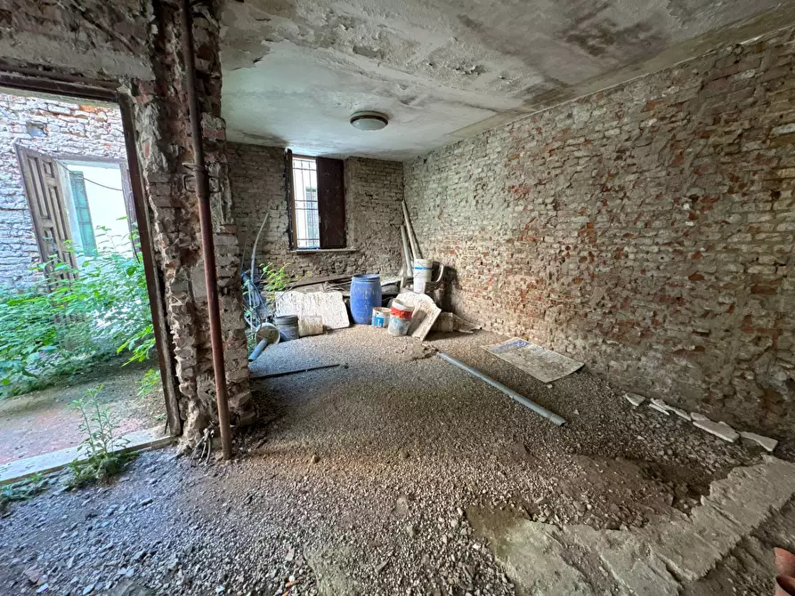 Immagine 7 di Casa indipendente in vendita  a Mantova