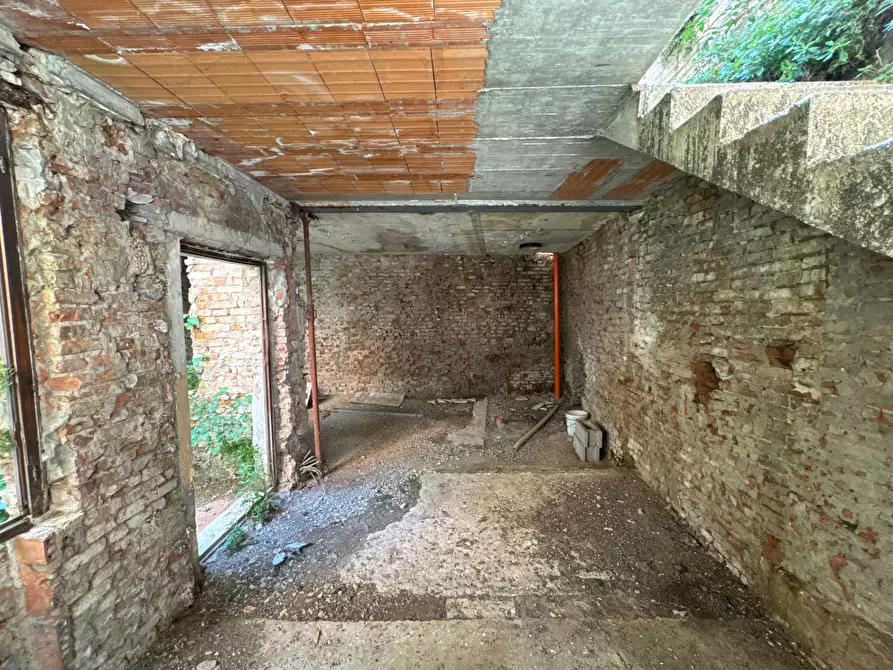 Immagine 8 di Casa indipendente in vendita  a Mantova