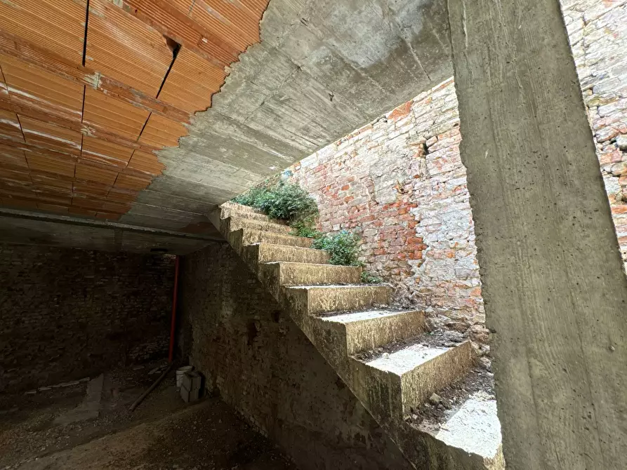 Immagine 10 di Casa indipendente in vendita  a Mantova