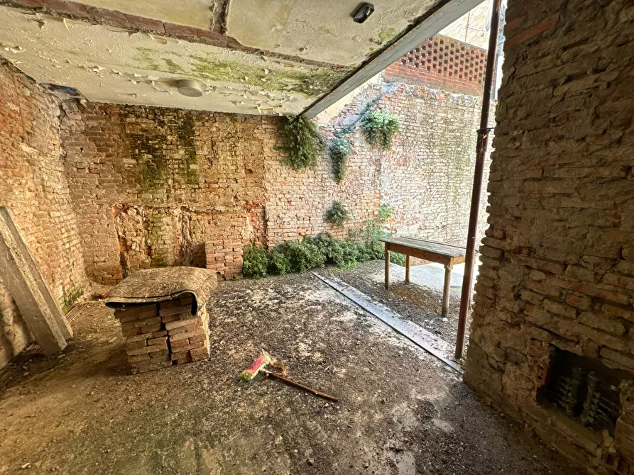Immagine 15 di Casa indipendente in vendita  a Mantova