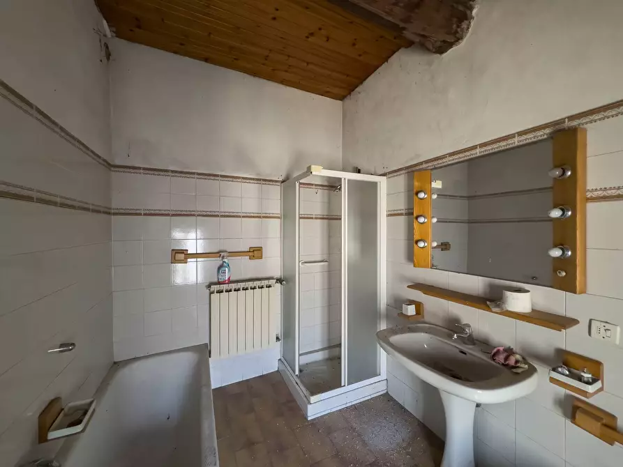 Immagine 29 di Casa indipendente in vendita  a Mantova