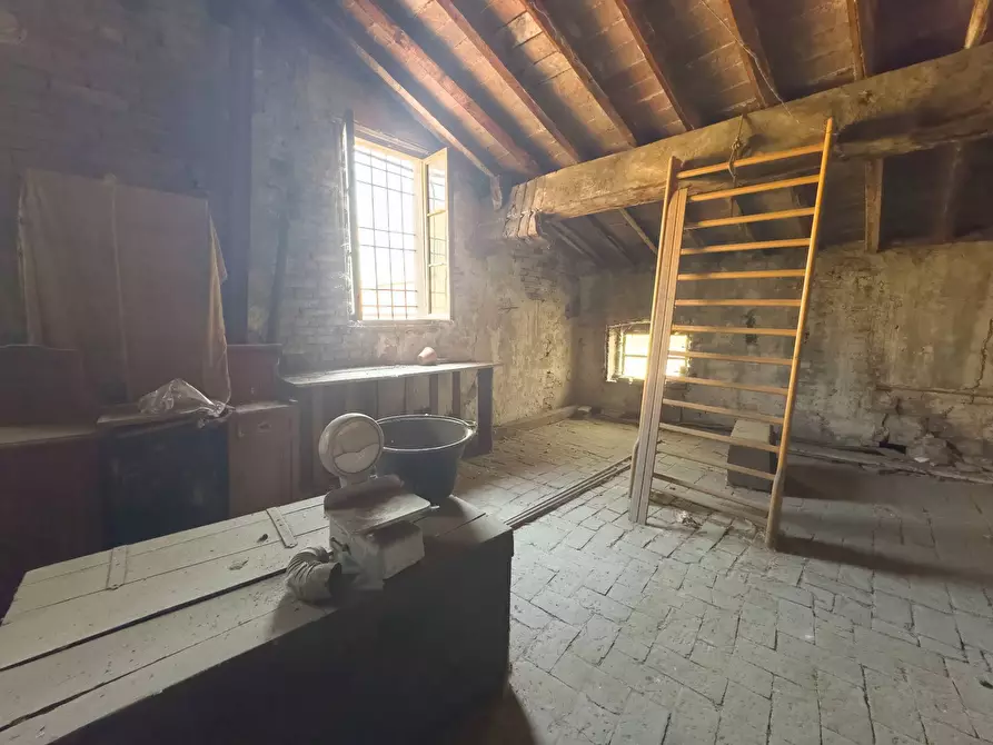 Immagine 34 di Casa indipendente in vendita  a Mantova