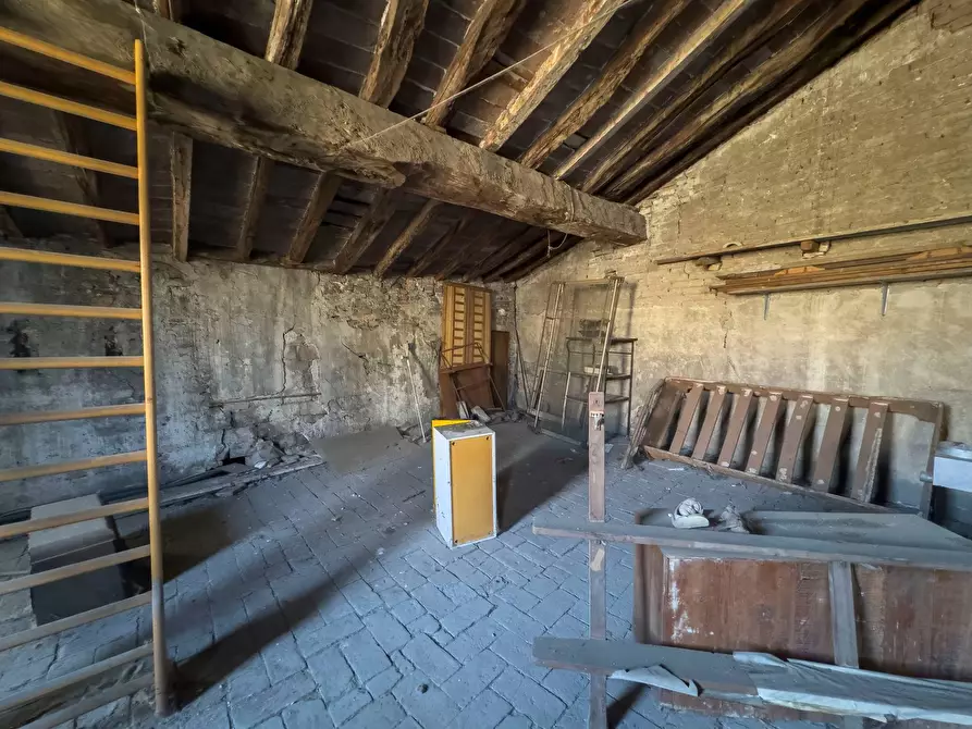 Immagine 35 di Casa indipendente in vendita  a Mantova