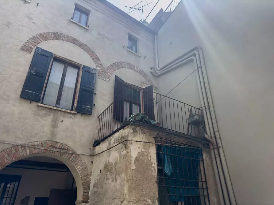 Immagine 7 di Casa indipendente in vendita  a Mantova