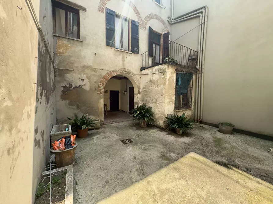 Immagine 5 di Casa indipendente in vendita  a Mantova