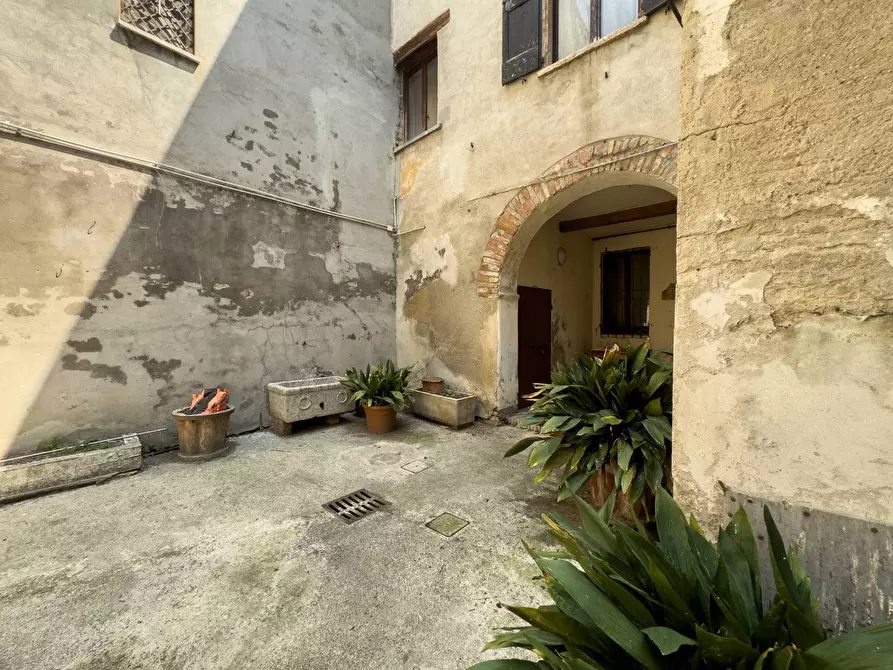 Immagine 6 di Casa indipendente in vendita  a Mantova