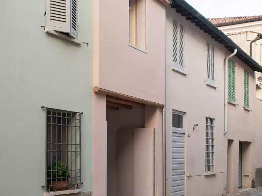 Immagine 6 di Casa indipendente in vendita  a Mantova