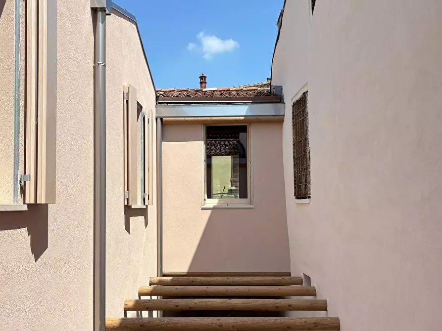 Immagine 4 di Casa indipendente in vendita  a Mantova