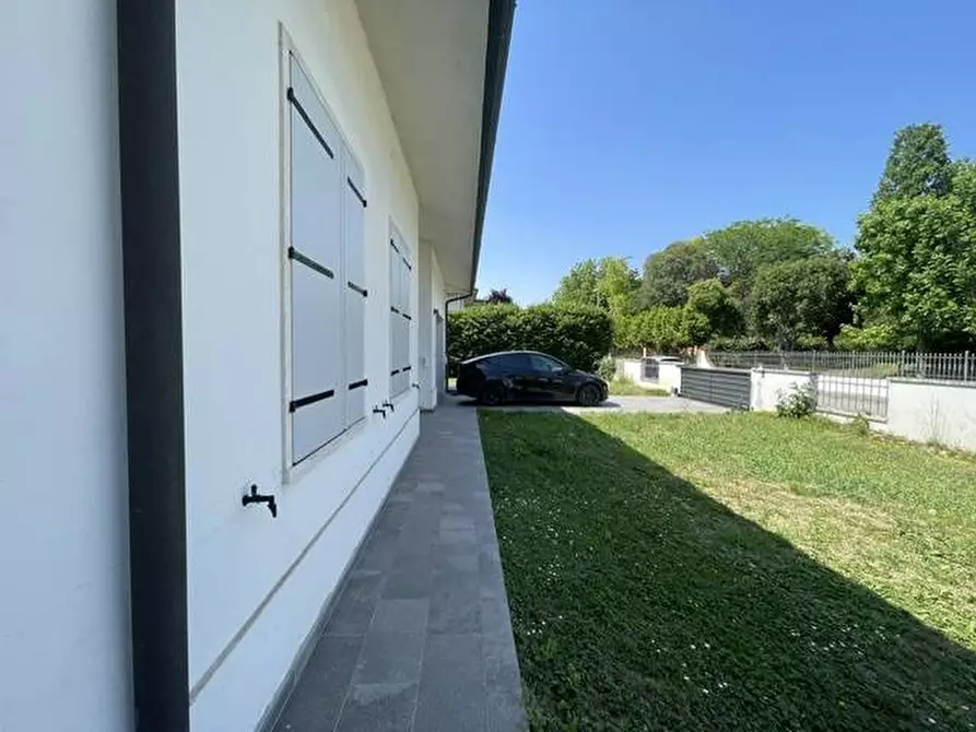 Immagine 21 di Villa in vendita  a Commessaggio