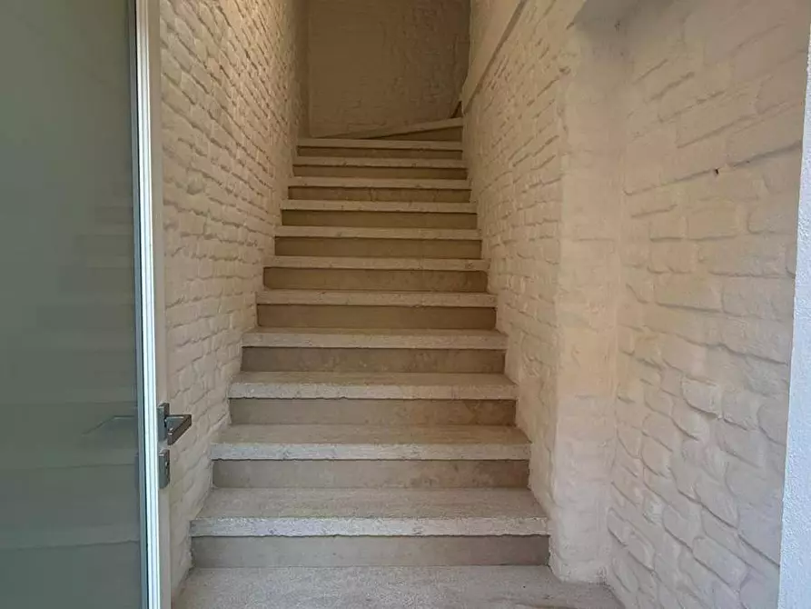 Immagine 8 di Appartamento in affitto  a Mantova